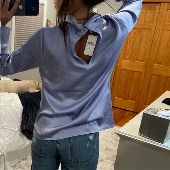 NWT Banana Republic Periwinkle Long Sleeve Turtleneck Satin Blouse - Picture 3 of 4